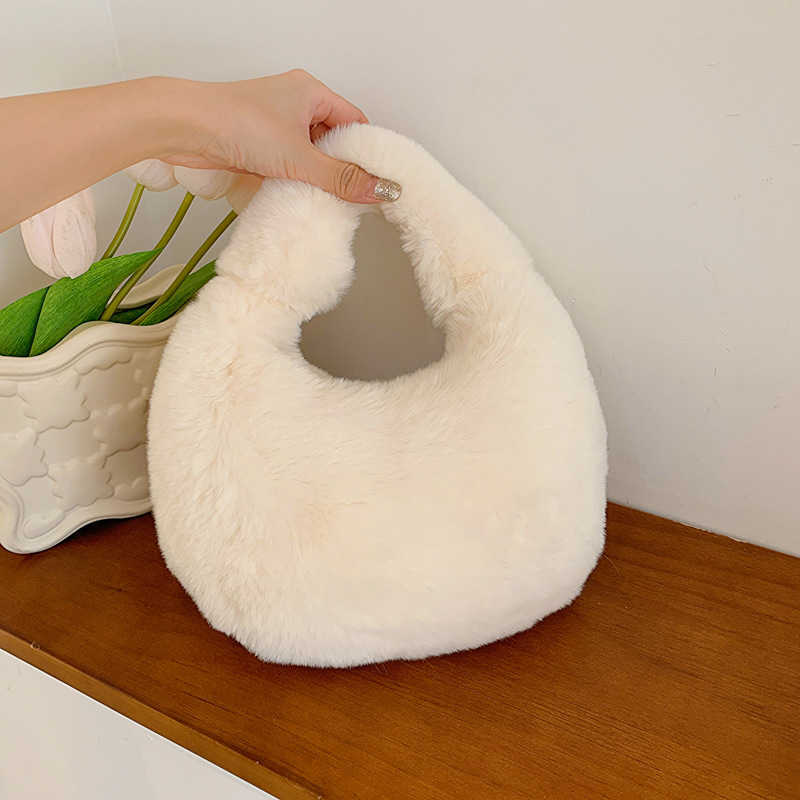 Internet celebrity furry handbag for women 2023 new fashionable and stylish cute one shoulder handbag plush versatile hand-held small bag 241230