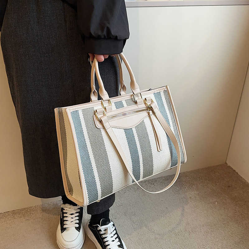 White ditch luggage, canvas tote bag, women's item, contrasting color striped handbag, large capacity shoulder bag 241215