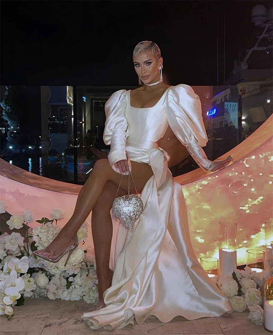 Simple Modern Ivory Satin Thick Short Wedding Dresses Long Puff Sleeves Mini Sexy Bridal Gowns Square Neck White Robe de mariage
