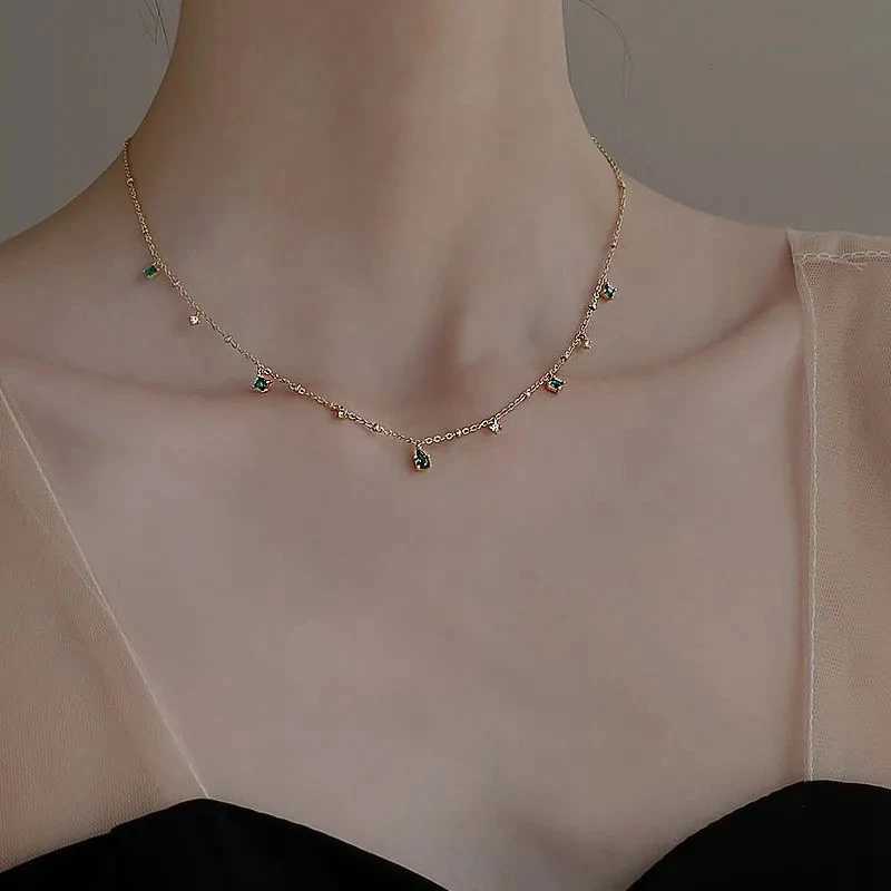 925 sterling silver green crystal zircon pendant necklace charming and sparkling suffocating party gift fashionable and luxurious jewelry for women W2