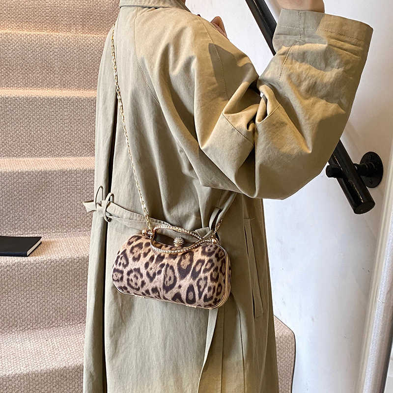 Temperament Dinner 2024 Personalized New Fashion Leopard Pattern Fashion Chain Crossarm Shoulder Box Women's Bag 241230