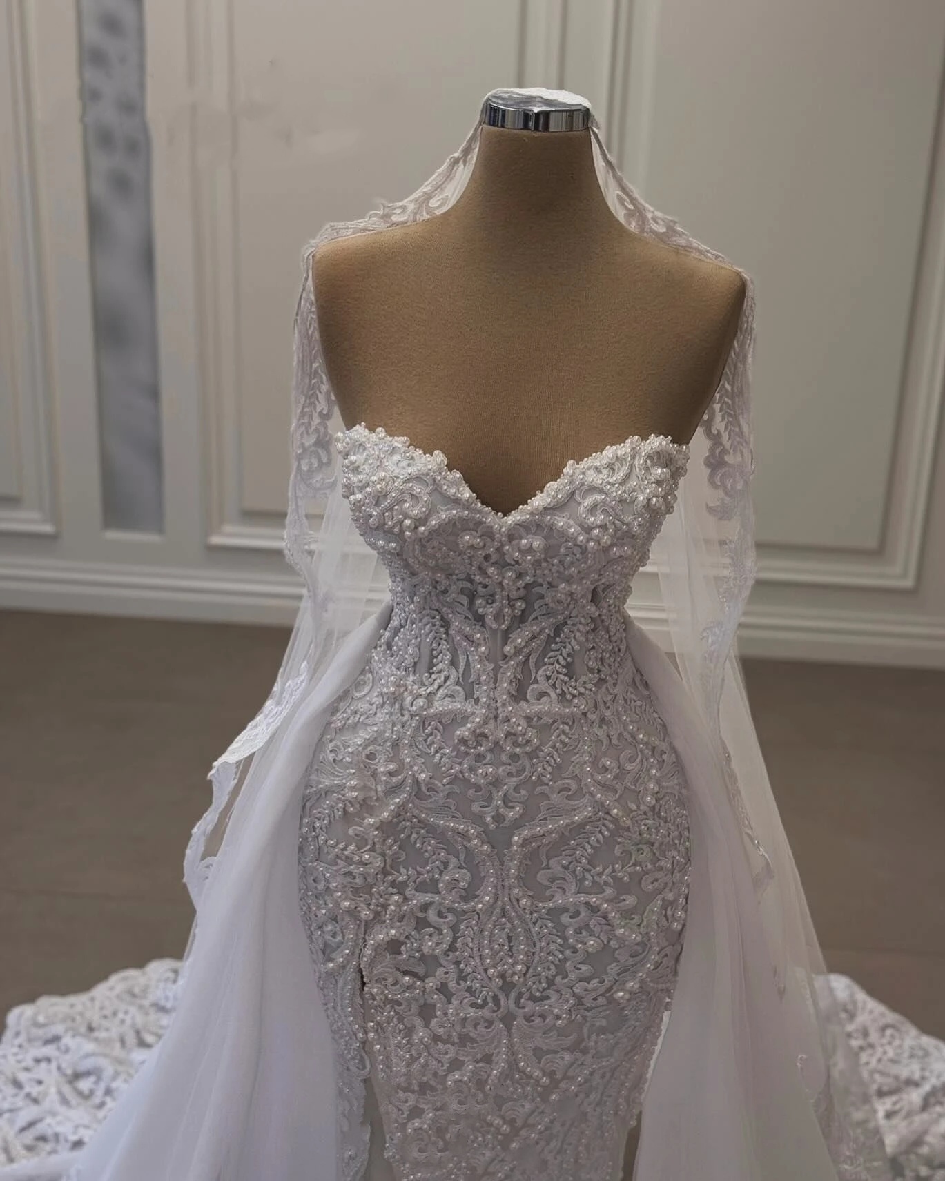 ful Pearls Wedding Dress Mermaid Bridal Gowns Appliques Strapless Bride Dresses with Overskirts Customized Plus Size Vestido de novia