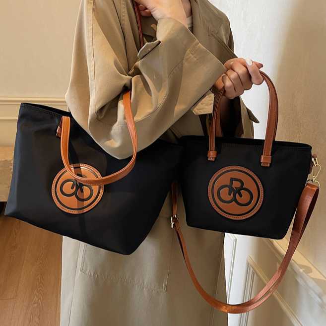 Simple nylon fabric lightweight single shoulder tote bag women casual shopping commuting size crossbody bag 241215