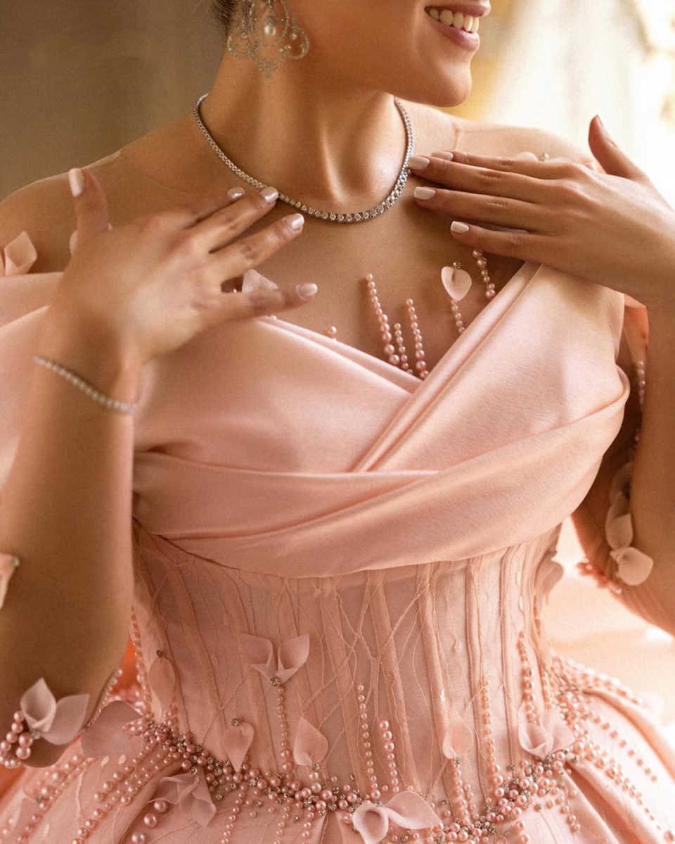 Princess Pink Ball Gown Wedding Dresses Appliques Beaded Off Shoulder Designer Lace Sequins Court Gown Pleat Custom Made Bridal Plus Size Vestidos De 