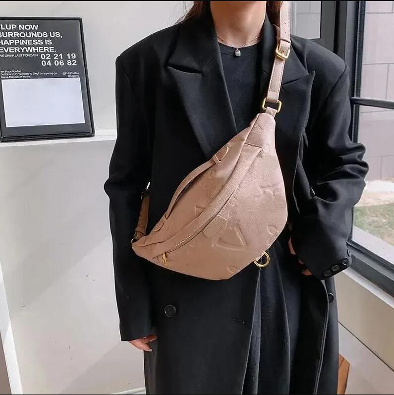 2025 Embossed Letters Designer Bum Bag Man Crossbody Belt Bags Women Luxury Designer Flower Chest Bumbag Fann Pack V Purse Cross Body Bumbags