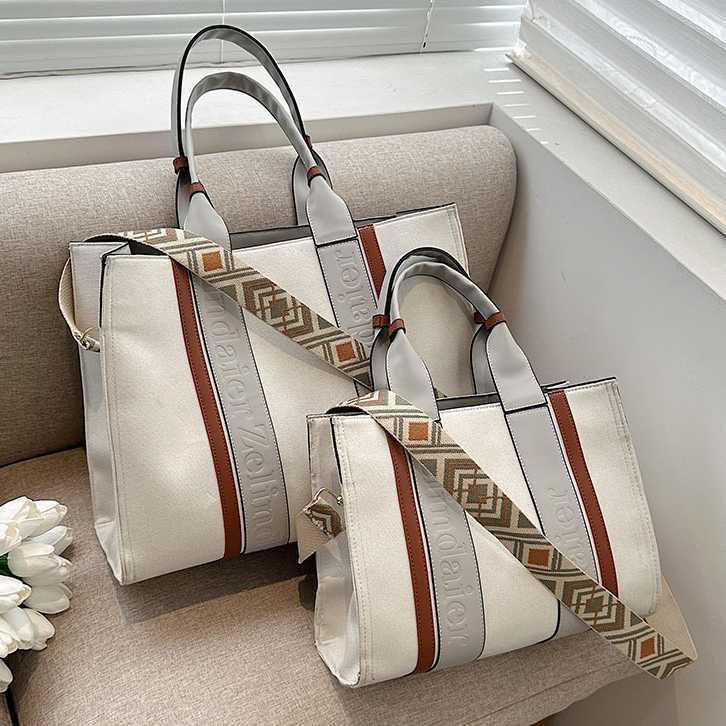 Tote bag canvas contrasting large capacity bag, women's trendy, fashionable high-end work commuting crossbody bag 241215