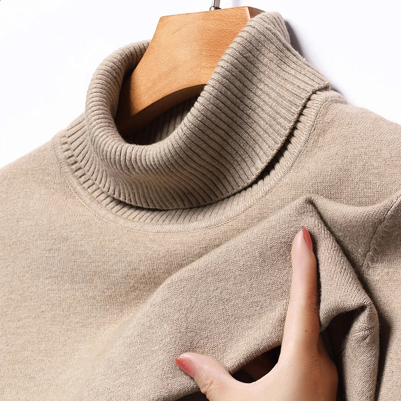 2025 In Turtleneck Sweater Casual Mens Rollneck Knitted Sweater Keep Warm Men Jumper Woolen Sweater 241230