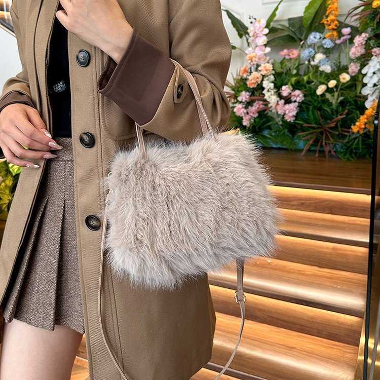 Autumn and Winter Plush Bag Women's New Style Plush Tote Bag Large Capacity Plush Single Shoulder Underarm Bag Trendy Women's Crossbody Bag
