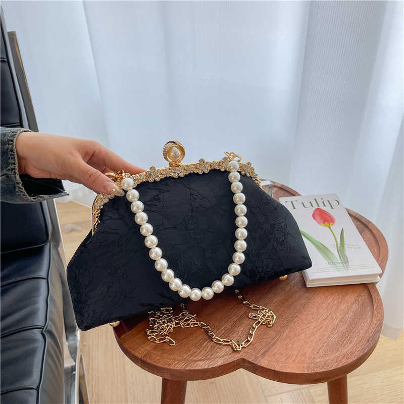 Light Luxury Embossed Pattern Large Capacity Handbag Crossbody Bag Shoulder Bag High-quality Mouth Gold Bag Black and White Bag