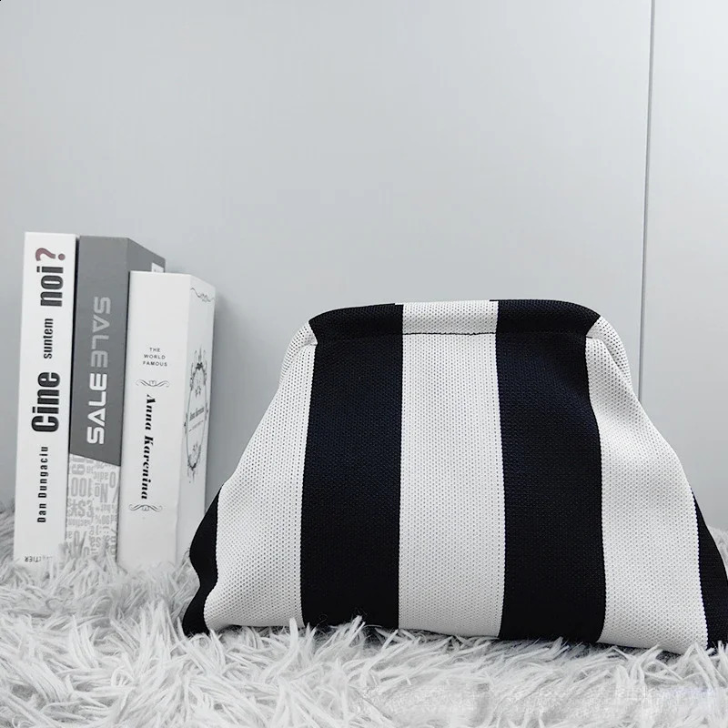 Fashion Zebra Print Women Handbags Simple Underarm Handbag Female Daily Clutch Purse Pouch Winter 241224