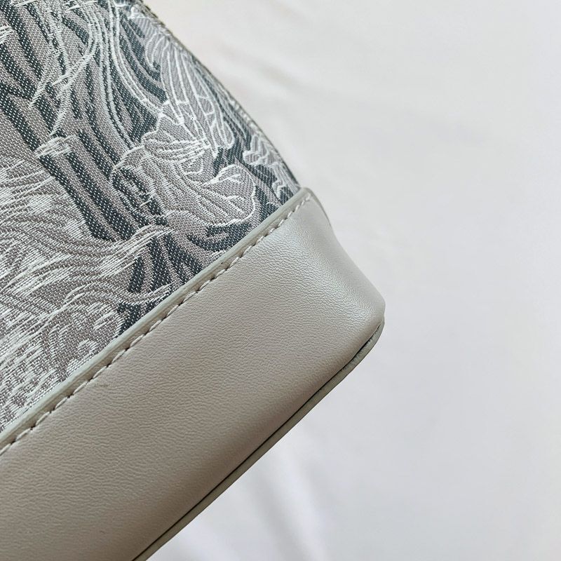 French Version Niche Popular Handbag Women's New Fashion Pu Lace Crossbody Versatile Shell Bags Embroidery Shoulder Bag