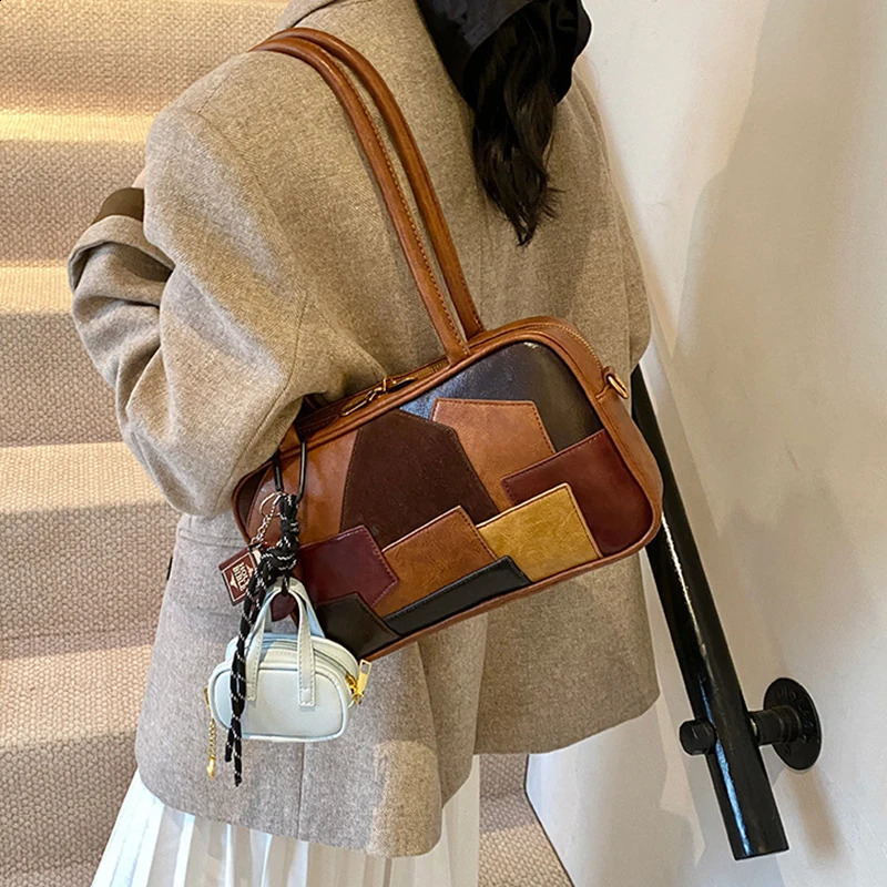 Retro Panther Comparison Splicing Bowling Shoulder Bag Womens briefcase Pillow Handbag Autumn Large Capacity Handbag 241226