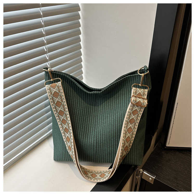 Korean version solid color texture simple velvet 2024 summer new simple design broadband underarm single shoulder diagonal cross bag large 241230