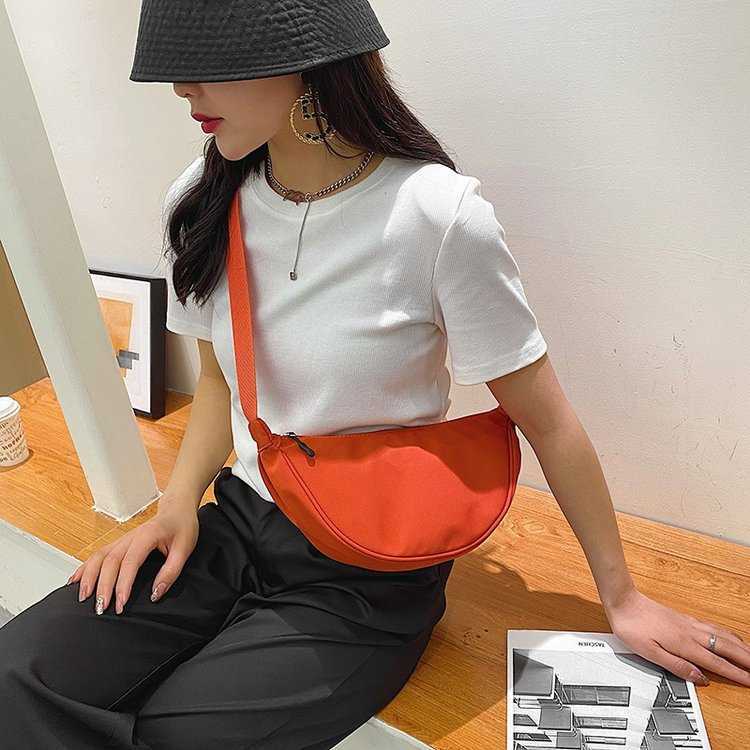 Nylon Crossbody Bag for Women 2024 New Trendy Dumpling Bag, Lightweight Small Shoulder Bag, Armpit Bag, Simple Single Shoulder Canvas Bag