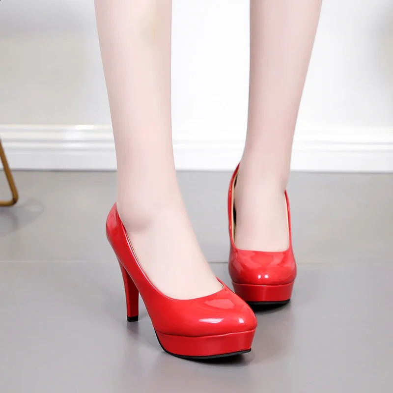 High Heel Womens Korean Edition Thin Heel Shallow Mouth Round Toe Low Top Shoes Waterproof Platform Large Heel Shoes 241230