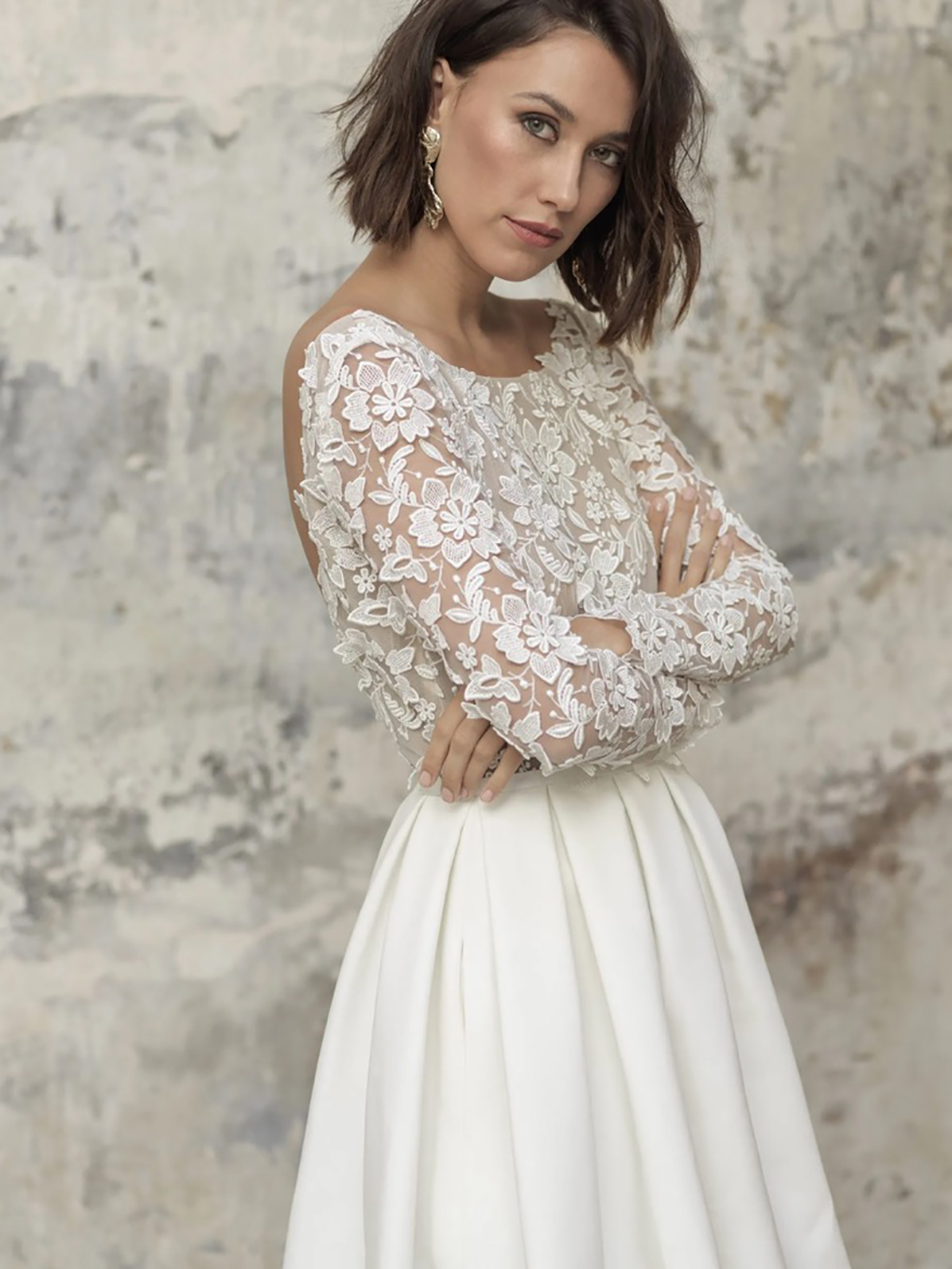 2024 Short Beach Satin Wedding Dresses Lace Appliqued Long Sleeve Backless Reception Gowns With Pockets Women Formal Dress