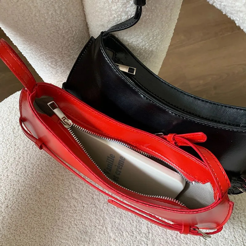 French Niche n Cowhide Shoulder Handbags HighEnd Party Bags Fashion Handheld Underarm Baguette Bag 241226