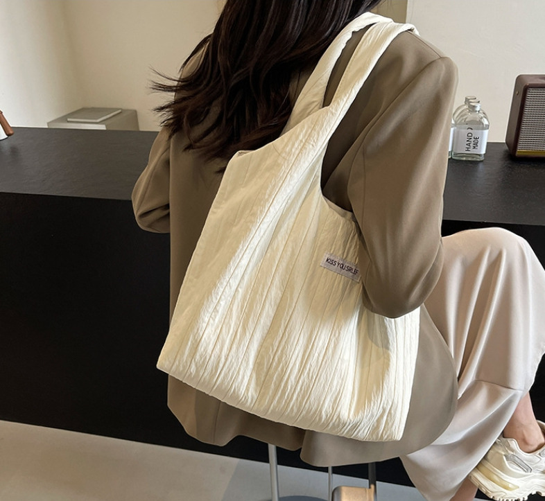 Fresh Sweet Shoulder 2024 New Small and Popular Shopping Versatile High Beauty Korean Leisure Style Tote Bag