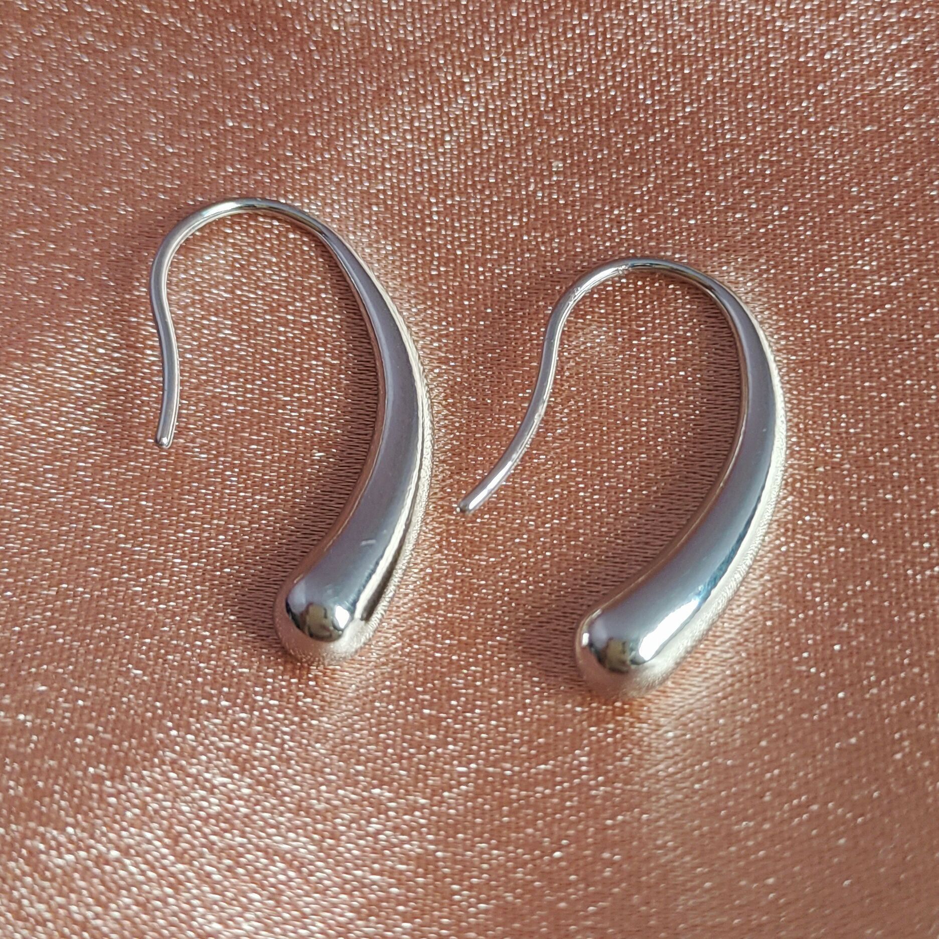 Stylish Women's Drop Earrings in Durable Stainless Steel - Modern Geometric Look