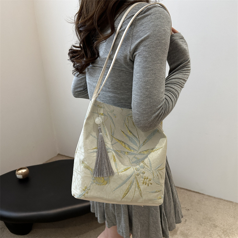 Fashion Shoulder Bags New printed large-capacity single shoulder Chinese style landscape embroidery underarm tote bag
