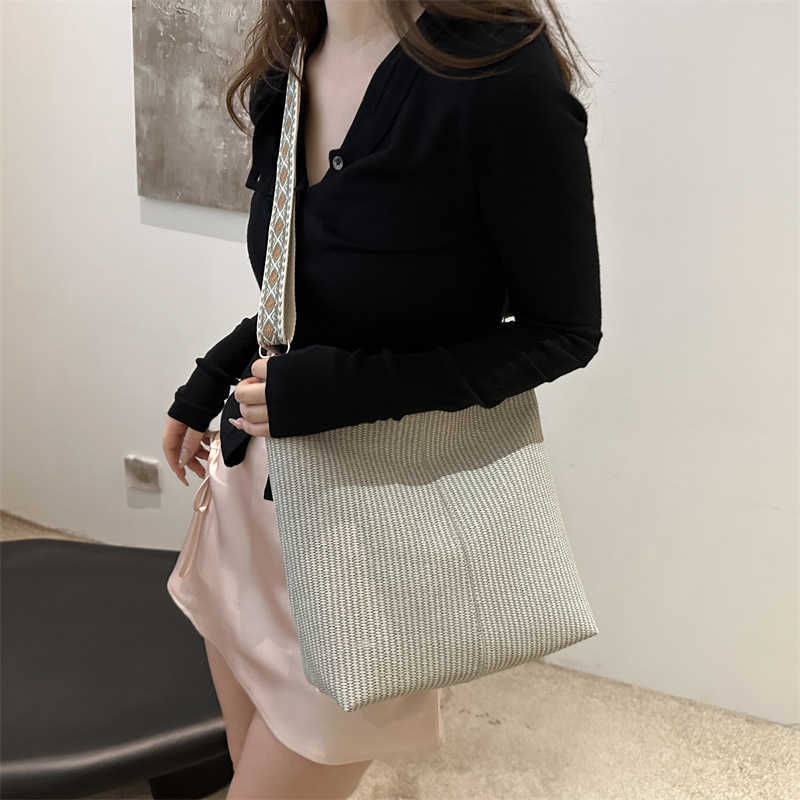 Korean version solid color texture simple velvet 2024 summer new simple design broadband underarm single shoulder diagonal cross bag large 241230