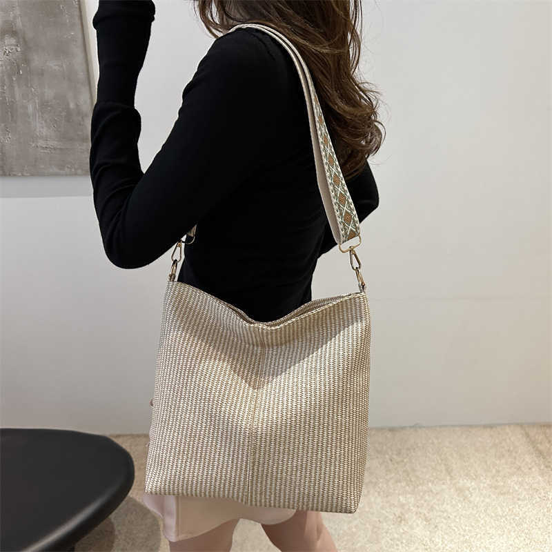 Korean version solid color texture simple velvet 2024 summer new simple design broadband underarm single shoulder diagonal cross bag large 241230