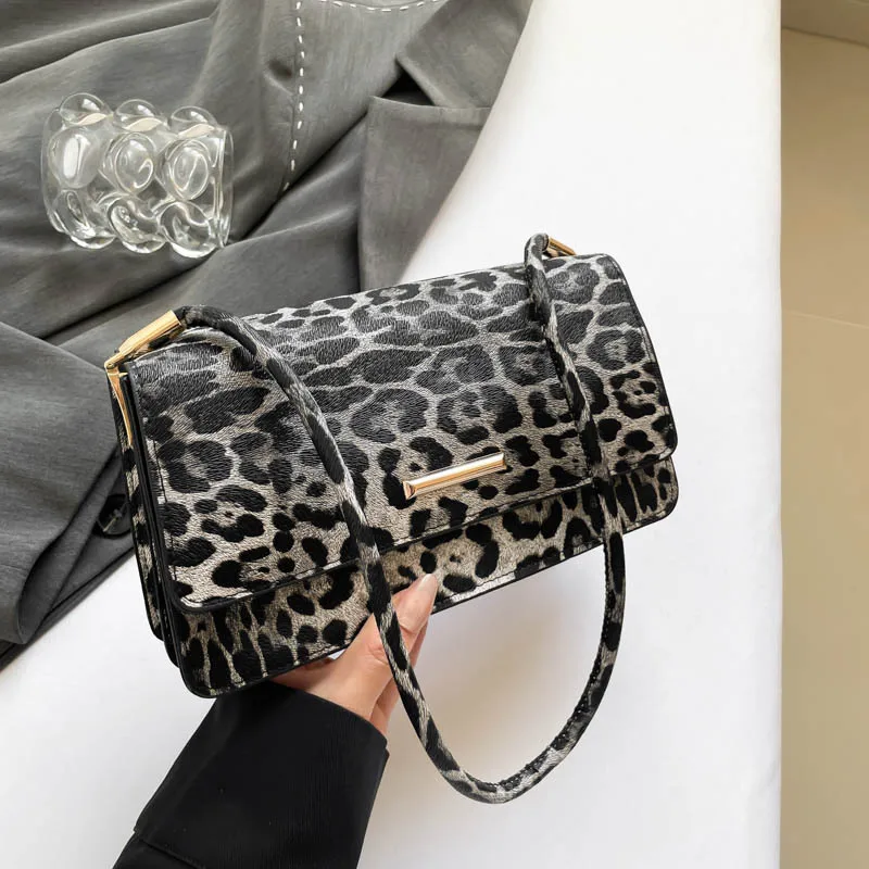 New Fashion Leopard Bag Designer Print TLXT Underarm Bag High-end Niche Design Leopard Shoulder Bag Crossbody Bag