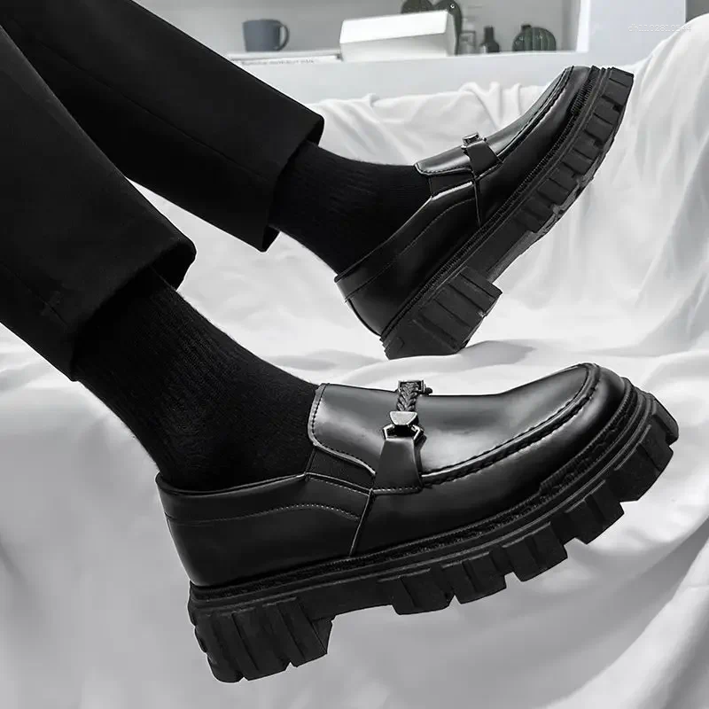 Casual Shoes Men's Leather Loafers Round Toe Black Retro Cowhide Footwear Offer 2024 Trend Male Shoe Free Comfortable