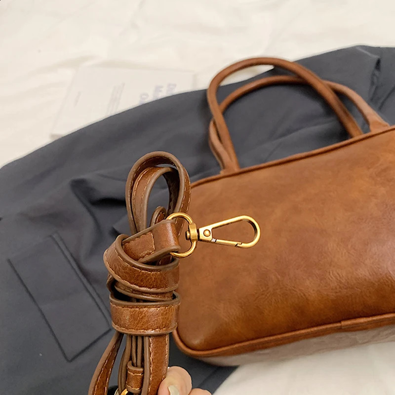 Retro Panther Comparison Splicing Bowling Shoulder Bag Womens briefcase Pillow Handbag Autumn Large Capacity Handbag 241226