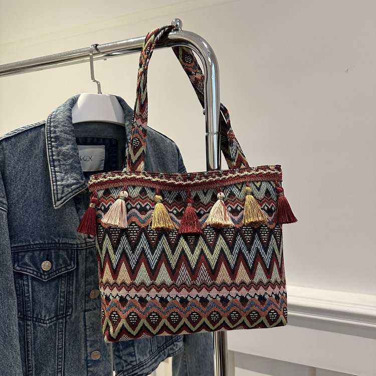 2024 New Fashion Women's Bag Ethnic Style Canvas Shoulder Bag Women's Large Capacity Tassel Striped Versatile Handbag