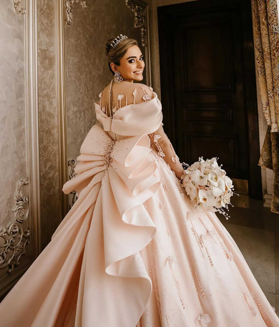 Princess Pink Ball Gown Wedding Dresses Appliques Beaded Off Shoulder Designer Lace Sequins Court Gown Pleat Custom Made Bridal Plus Size Vestidos De 