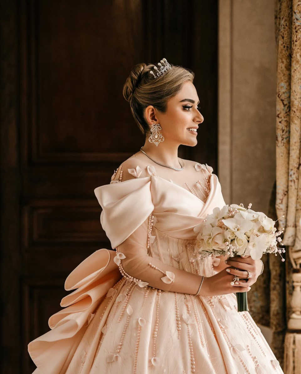 Princess Pink Ball Gown Wedding Dresses Appliques Beaded Off Shoulder Designer Lace Sequins Court Gown Pleat Custom Made Bridal Plus Size Vestidos De 