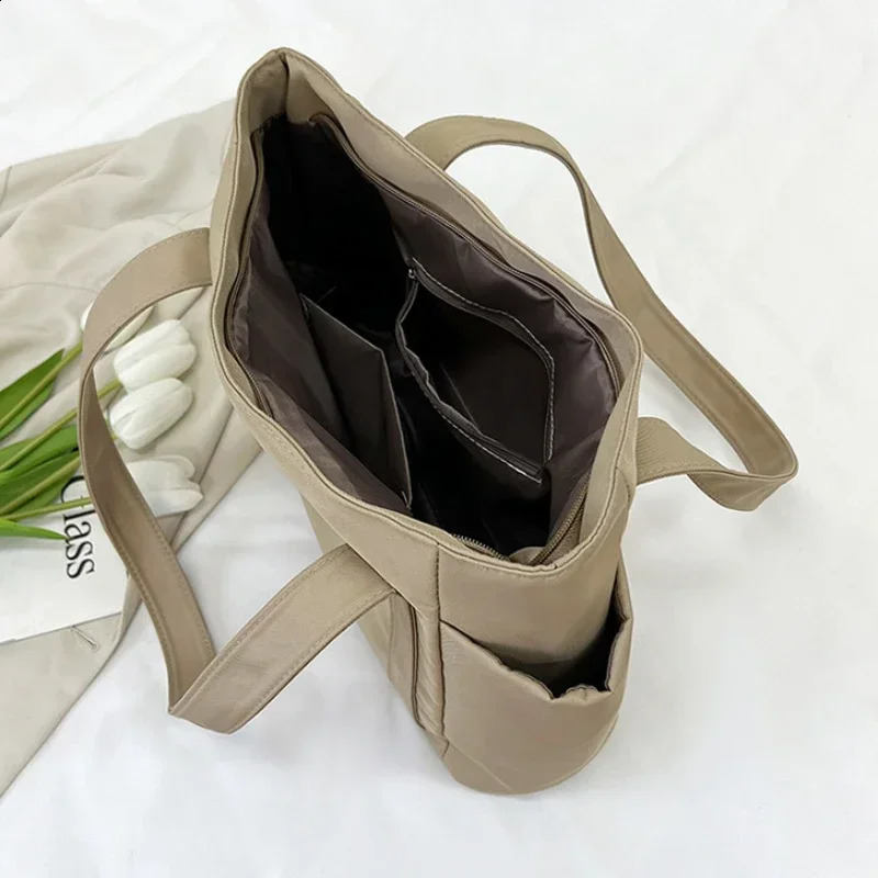 Womens Waterproof Tote Bag Nylon Simple Fashion Shoulder Bag Large Capacity Student Class Diagonal Cross Bag 241224