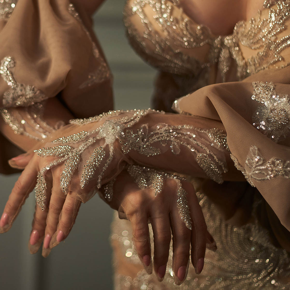 2025 New Fashion Sexy Mermaid Wedding Dresses Off Shoulder Lace Net Appliques Sequins Cathedral Bridal Gowns Arabian Dubai Custom Made Vestidos De Nov