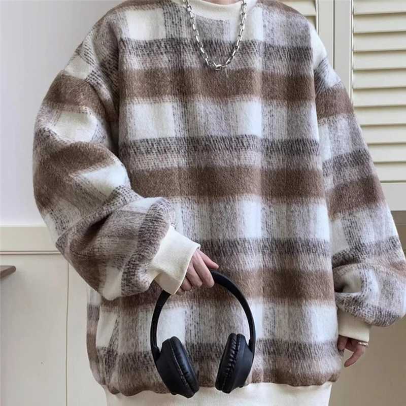 Autumn Plaid wool round neck sweatshirt for men Y2K retro gradient striped pullover hoodie High Street loose knit clothing W241230