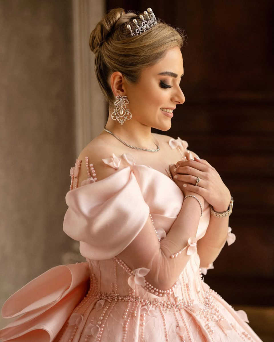 Princess Pink Ball Gown Wedding Dresses Appliques Beaded Off Shoulder Designer Lace Sequins Court Gown Pleat Custom Made Bridal Plus Size Vestidos De 