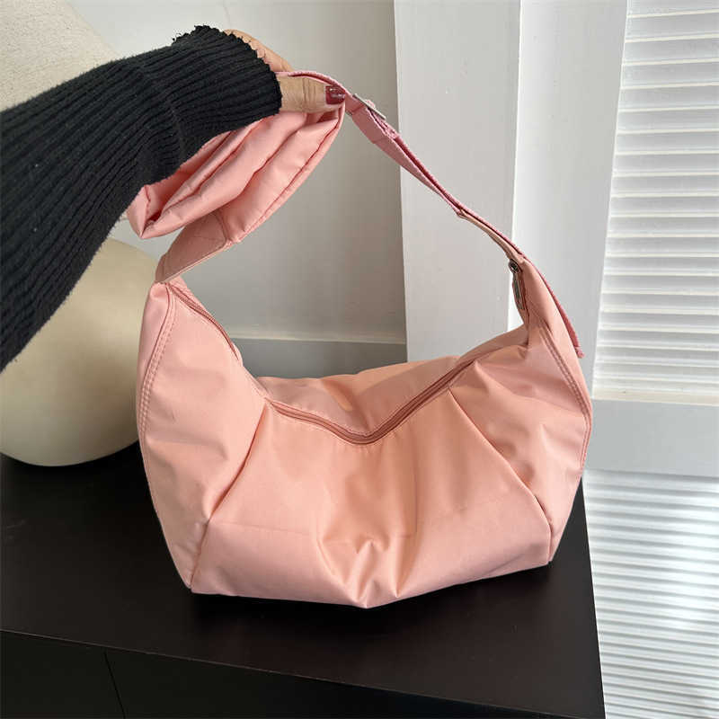 Leisure large capacity wide shoulder Oxford cloth bag 2023 stylish design pleated dumpling bag, single shoulder crossbody bag, women's bag 241230