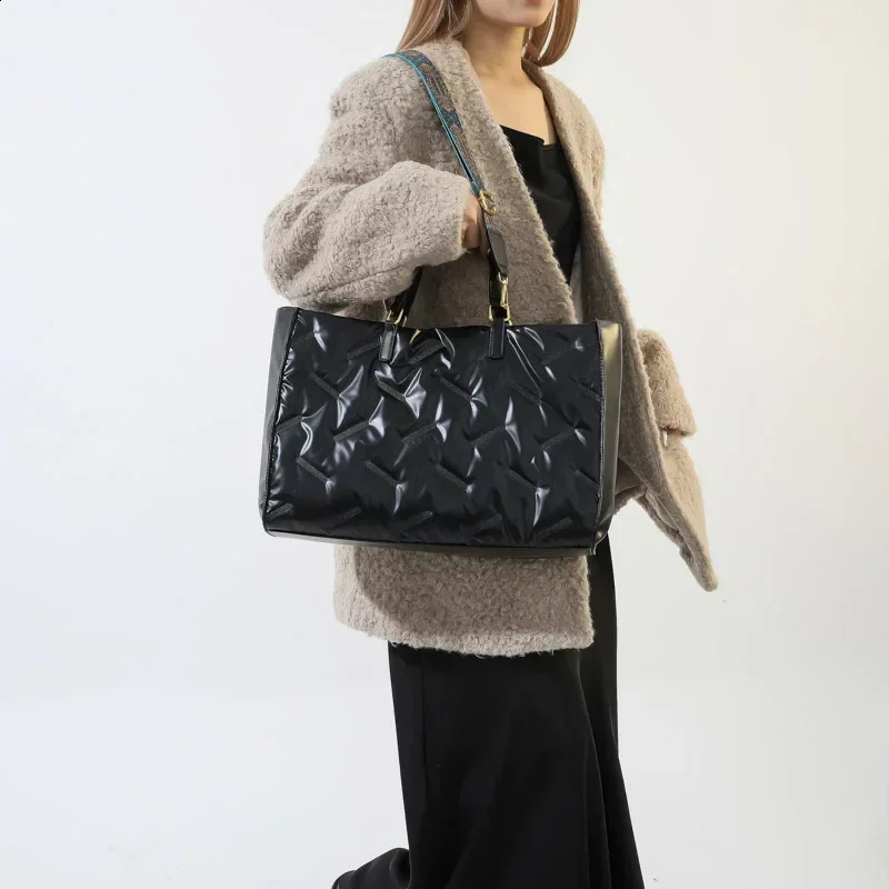 Women Winter Shoulder Bags Space Down Bags Cotton Padded Large Fashion Crossbody Bag Female Casual Puffy Handbag 241227