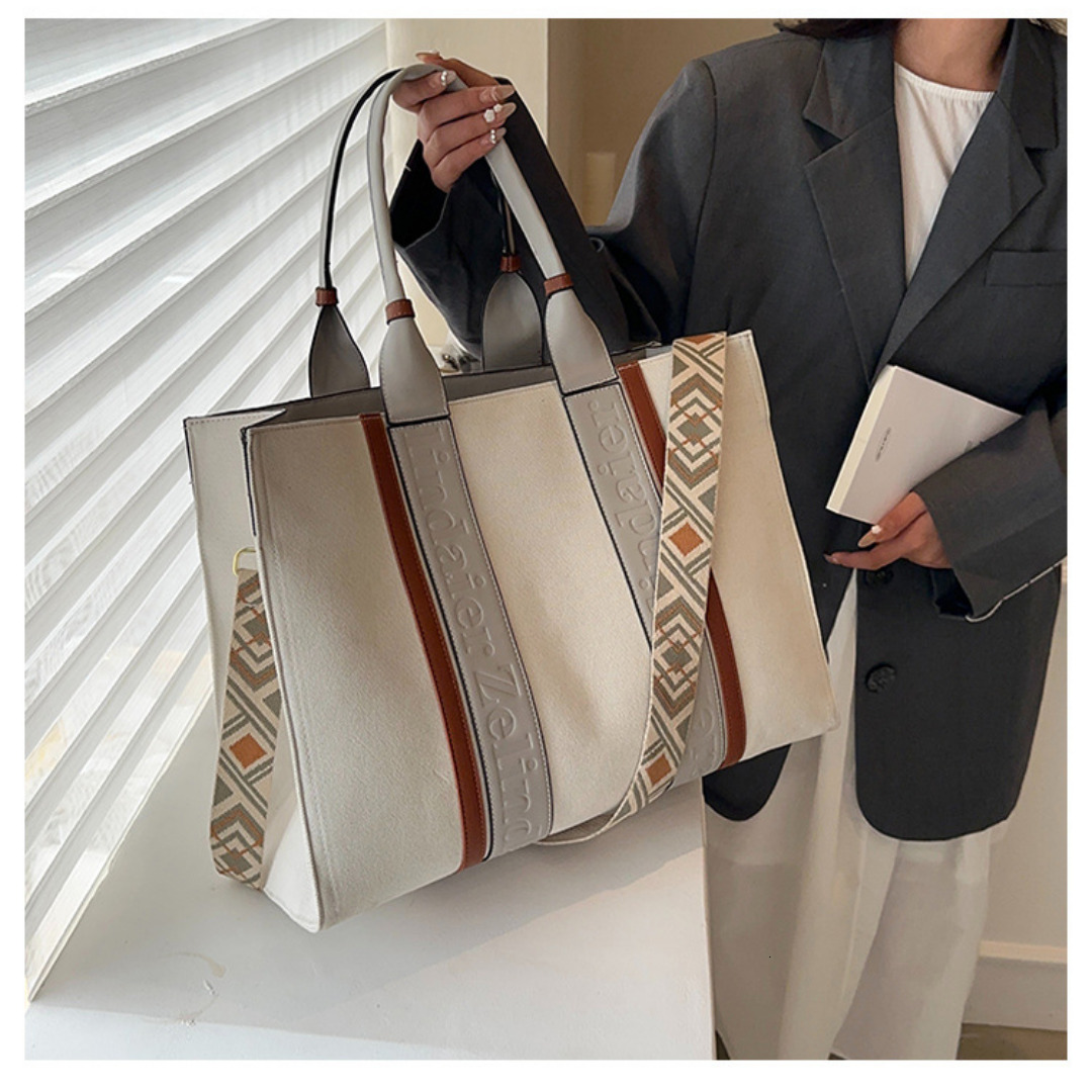 New Fashion Design Women's Tote High Quality Canvas Large Capacity Handbag Elegant Commuting Shoulder Bag