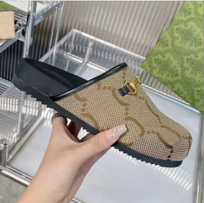 2025 Designer New Style Unisex Slippers Fashion Printing Leather Women's Sandals Luxury Flat Bottom Couples Leisure Shoes Slipper Men Classic Retro Half Slipper