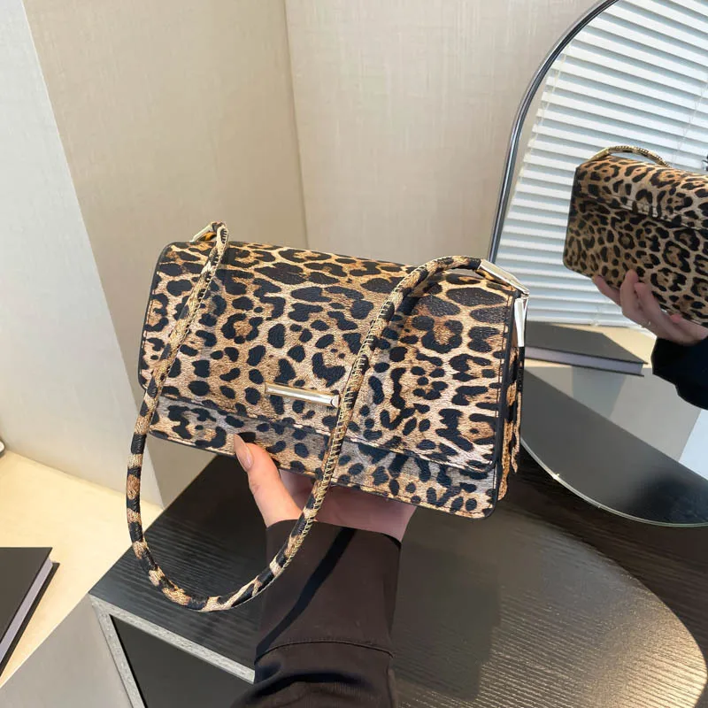 New Fashion Leopard Bag Designer Print TLXT Underarm Bag High-end Niche Design Leopard Shoulder Bag Crossbody Bag