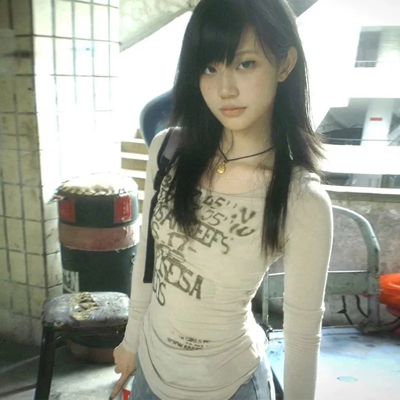 Tonngirls Y2k Vintage T Shirt Women Print Letter Tee Tops Skinny 2000s Japanese Autumn Streetwear Grunge Tops Fairycore Tshirts 241224