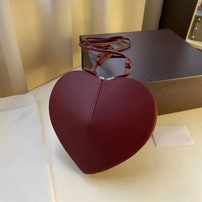 Women's Bags Handbag Nichedesign New Genuine Leather Peach Simple Versatile Crossbody Bag High Quality 3D Love Heart