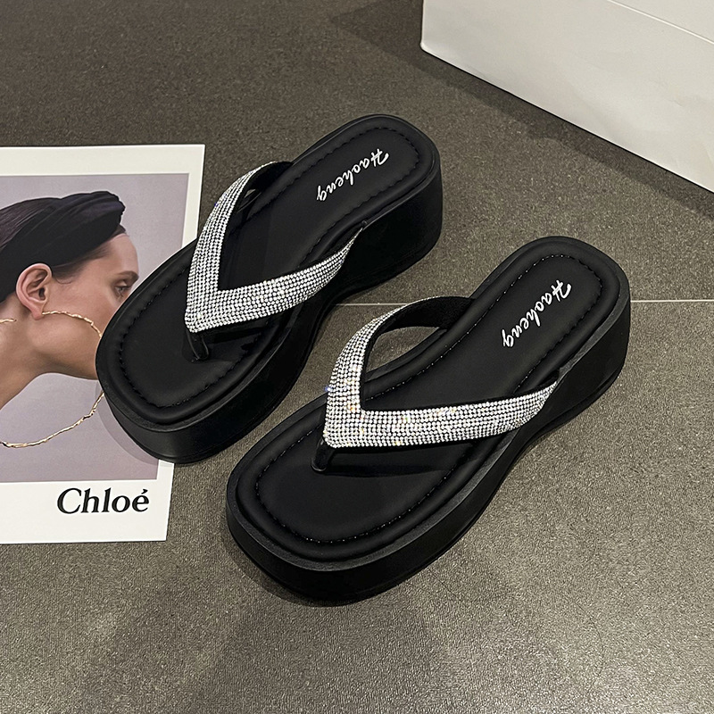 Round Toe Thick Sole Sponge Bottom Rhie Flip ps For Women In The Summer Of 2025 Designer New Gold Sier Black Trendy Sandals Beach Slippers