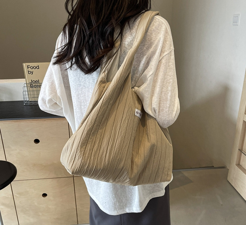 Fresh Sweet Shoulder 2024 New Small and Popular Shopping Versatile High Beauty Korean Leisure Style Tote Bag