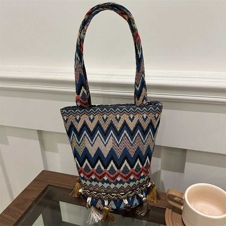 Large Capacity Bohemian Tassel Bag 2024 New Ethnic Style Hand-held Tote Bag Ins Single Shoulder Crossbody Bag