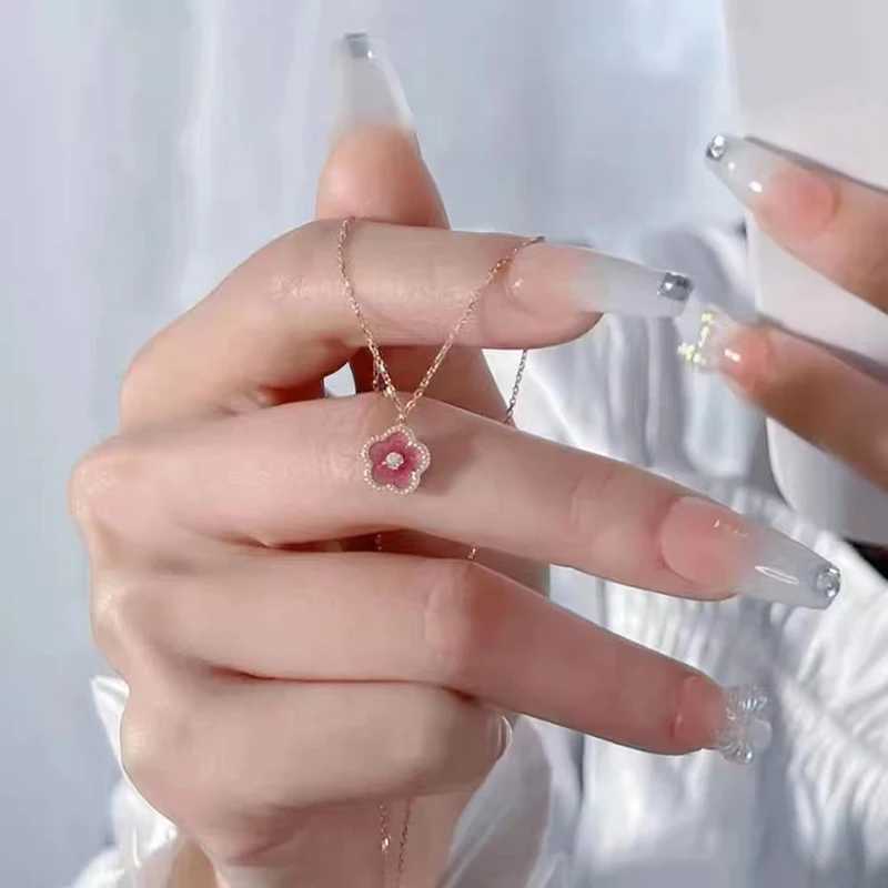 New 925 Pure Silver Flower Necklace Womens Pink Flower Pendant Chkoer Birtay Party Gift Fashionable Exquisite Jewelry W241230