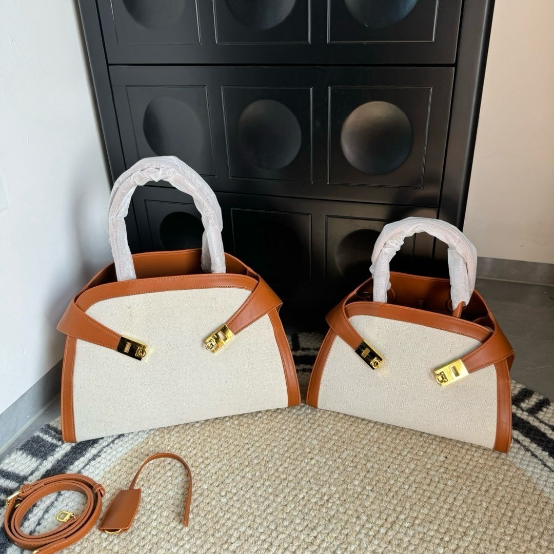 Luxury New Women's Hug Handbag Shoulder Bag Motorcycle Bag Gancini Horseshoe Lock Large Capacity Genuine Leather Designer Bag Fashion Casual Underarm Bag