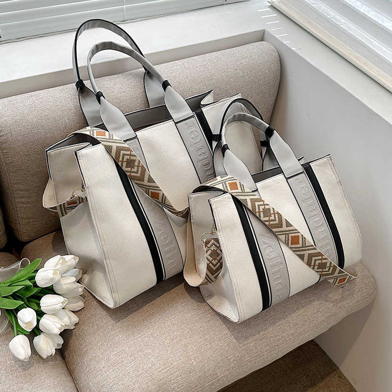 Female high-end niche tote bag contrasting color handbag large capacity commuting crossbody bag 241215