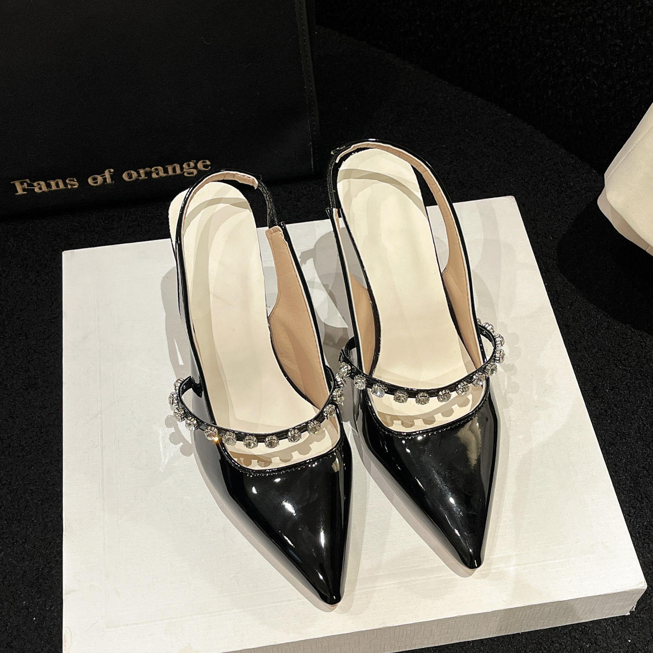 Women Dress Shoes Fashion Dia Design Sense Pointed Toe High Heel Sandals Patent Leather Triple Black Beige Pink Free shipping